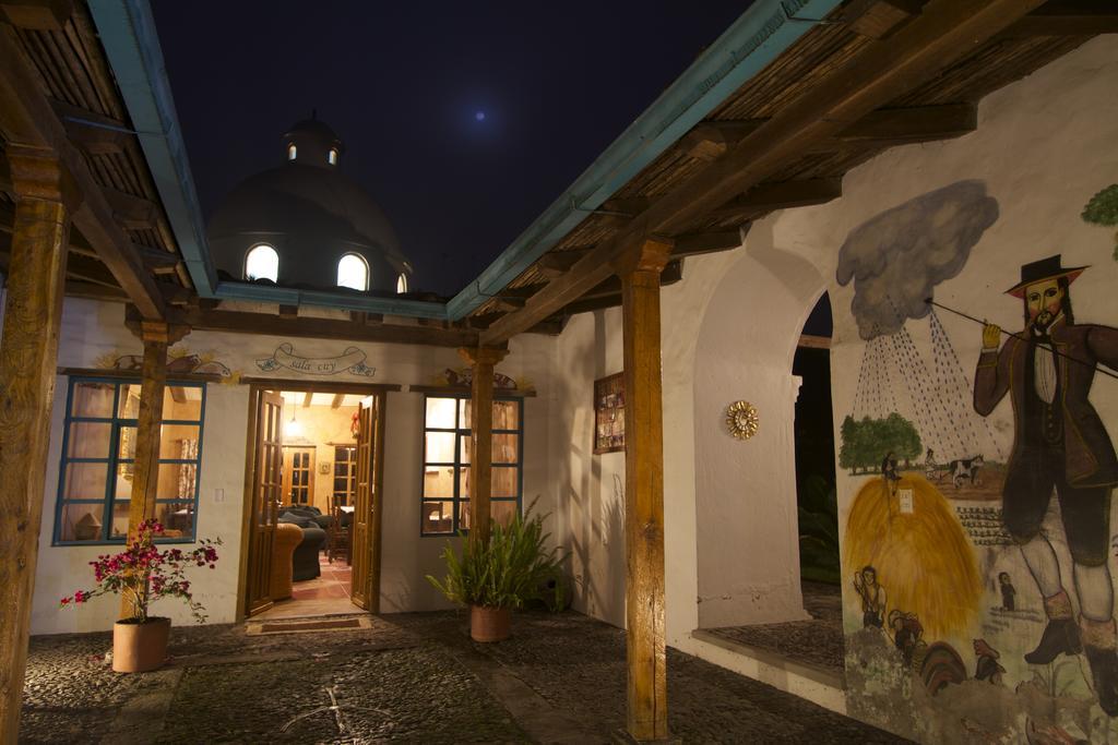 Las Palmeras Inn โอตาวาโล ภายนอก รูปภาพ