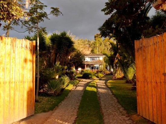 Las Palmeras Inn โอตาวาโล ภายนอก รูปภาพ