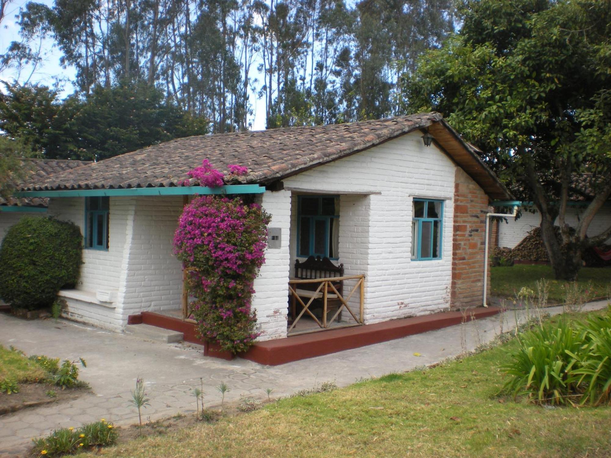 Las Palmeras Inn โอตาวาโล ภายนอก รูปภาพ