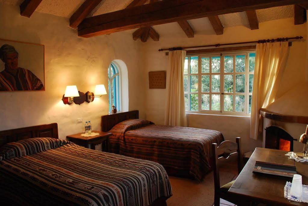 Las Palmeras Inn โอตาวาโล ภายนอก รูปภาพ