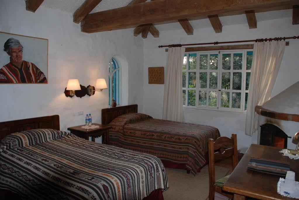 Las Palmeras Inn โอตาวาโล ภายนอก รูปภาพ